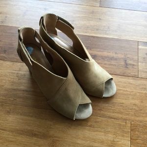 Open toe high heel shoes